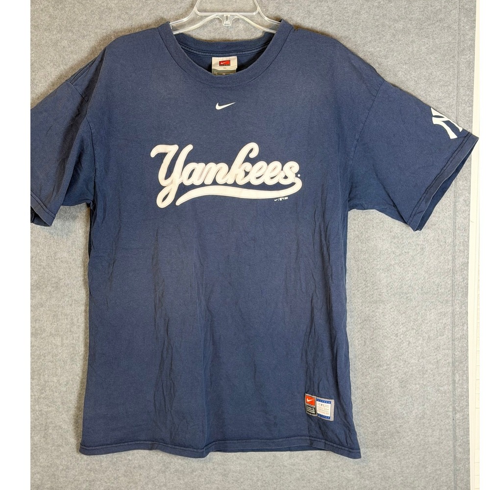 Y2K Nike New York Yankees TShirt XL Navy Blue MLB Graphic Tee Vintage Sportswear